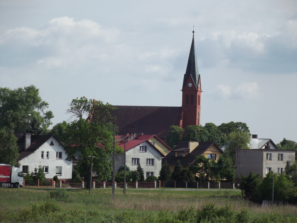 Kościół parafialny widok z ul. Poleśnej